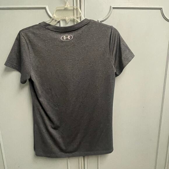 Under Armour Gray Loose V-Neck Top Size Small Women's Short Sleeve Athleisure - Picture 5 of 5